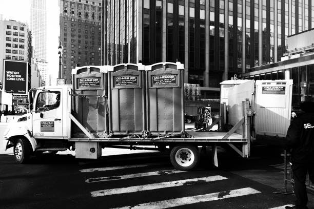 Best Porta potty delivery and setup  in Otsego, MN